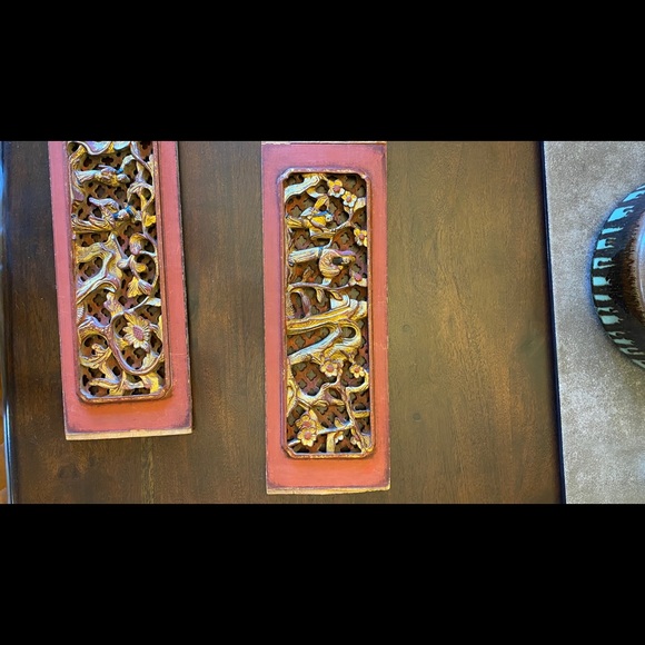 ANTIQUE ORIENTAL HAND CARVED RED And GOLD WALL PLAQUES - Picture 5 of 14